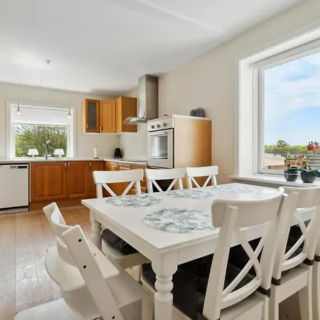 3 Bedroom Lovely In